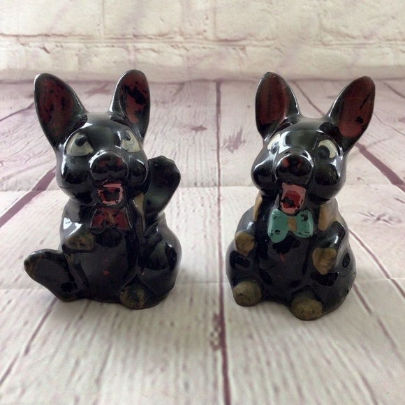 Vintage Hand Painted Redware Bunny Rabbit Salt and Pepper Shaker Pair - Japan - Picture 1 of 9